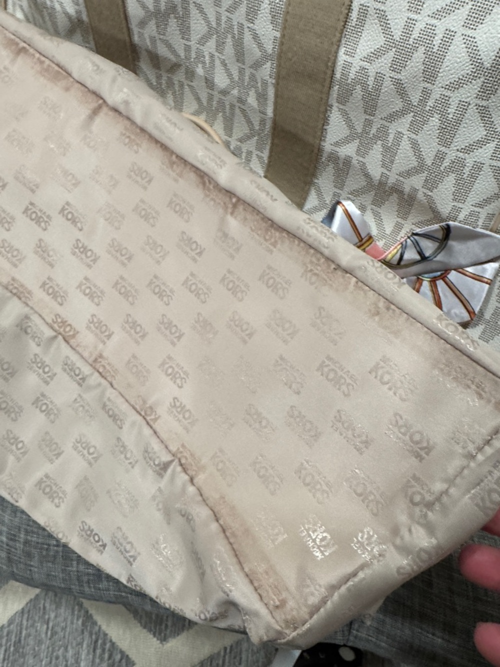 Michael Kors Bag Oversized Jet Set Signature Travel Weekender Work Laptop Tote - Picture 16 of 17